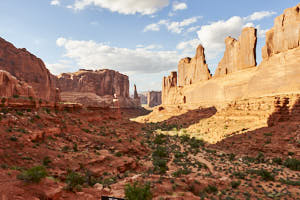 Park Avenue Sunset at Arches NP<br>NIKON D4, 26 mm, 100 ISO,  1/80 sec,  f : 8 